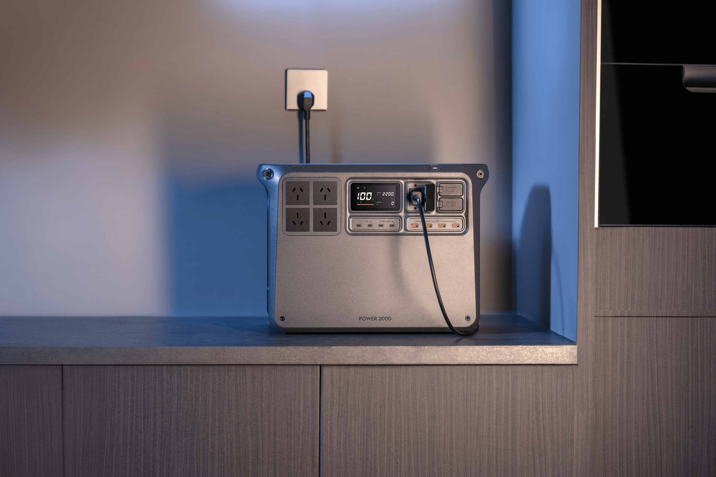 DJI Power 2000 by Yakka Gear – versatile recharging options in Australia including grid power, solar power, car charging, and intelligent hybrid charging for reliable power indoors or on the go.