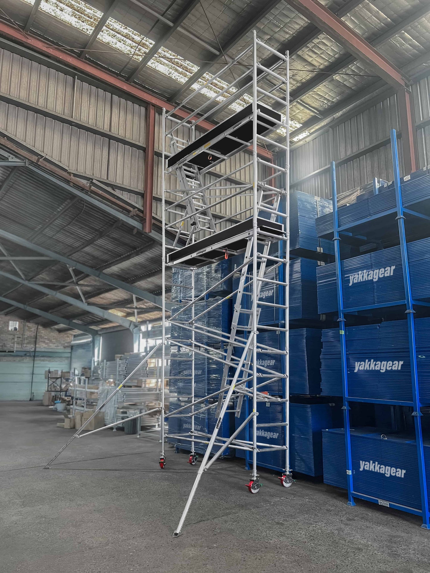 8.6m Reach Slim Aluminium Mobile Scaffolding (2.5m L x 0.74m W)
