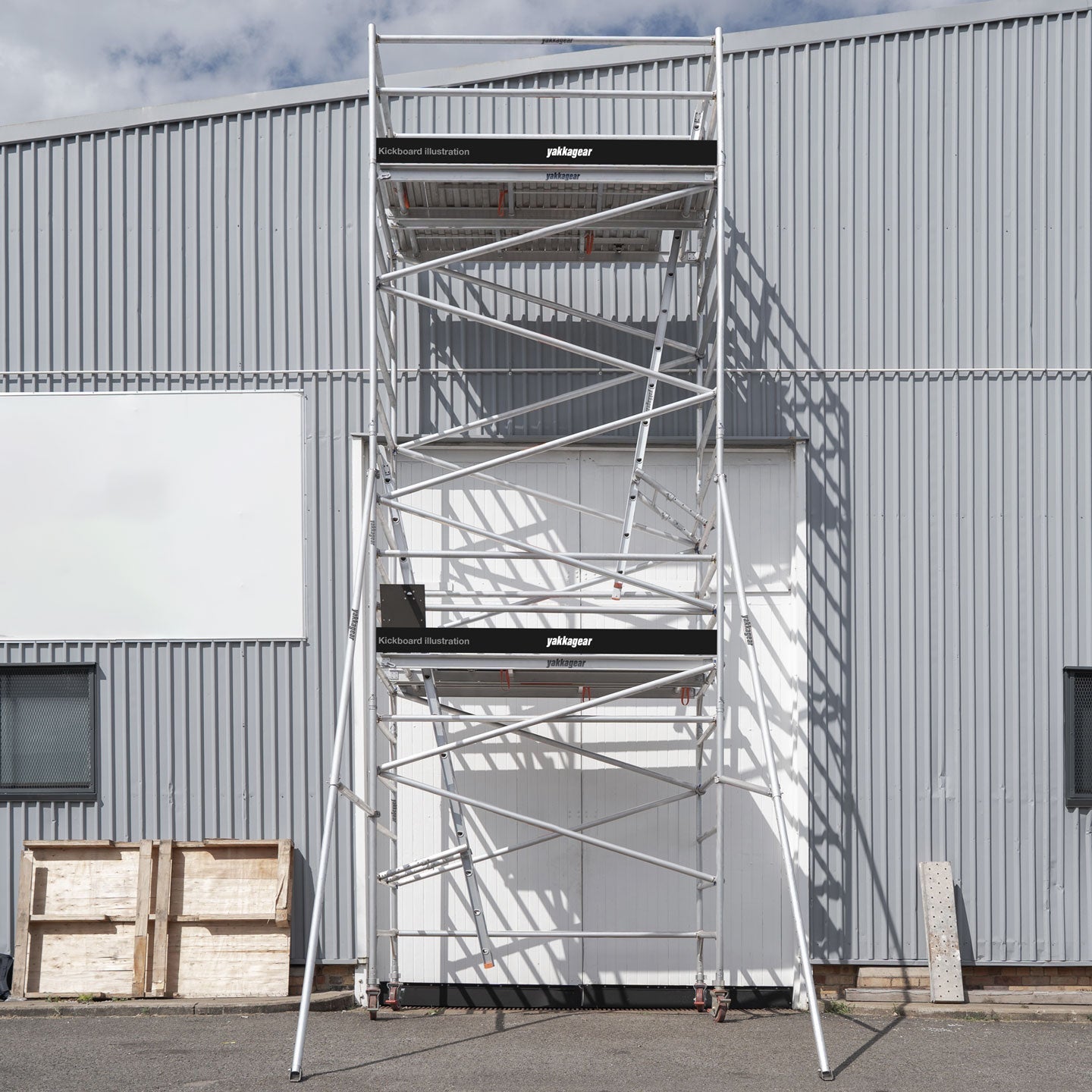 8.6m Reach (6.6m Platform) Aluminium Mobile Scaffolding | Yakka Gear - from the front, outside
