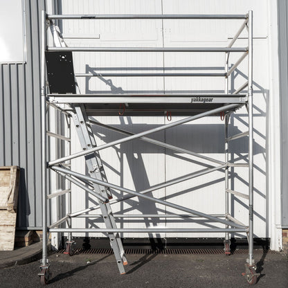 4.6m Reach (2.6m Platform) Aluminium Mobile Scaffolding | Yakka Gear - from the front, outside