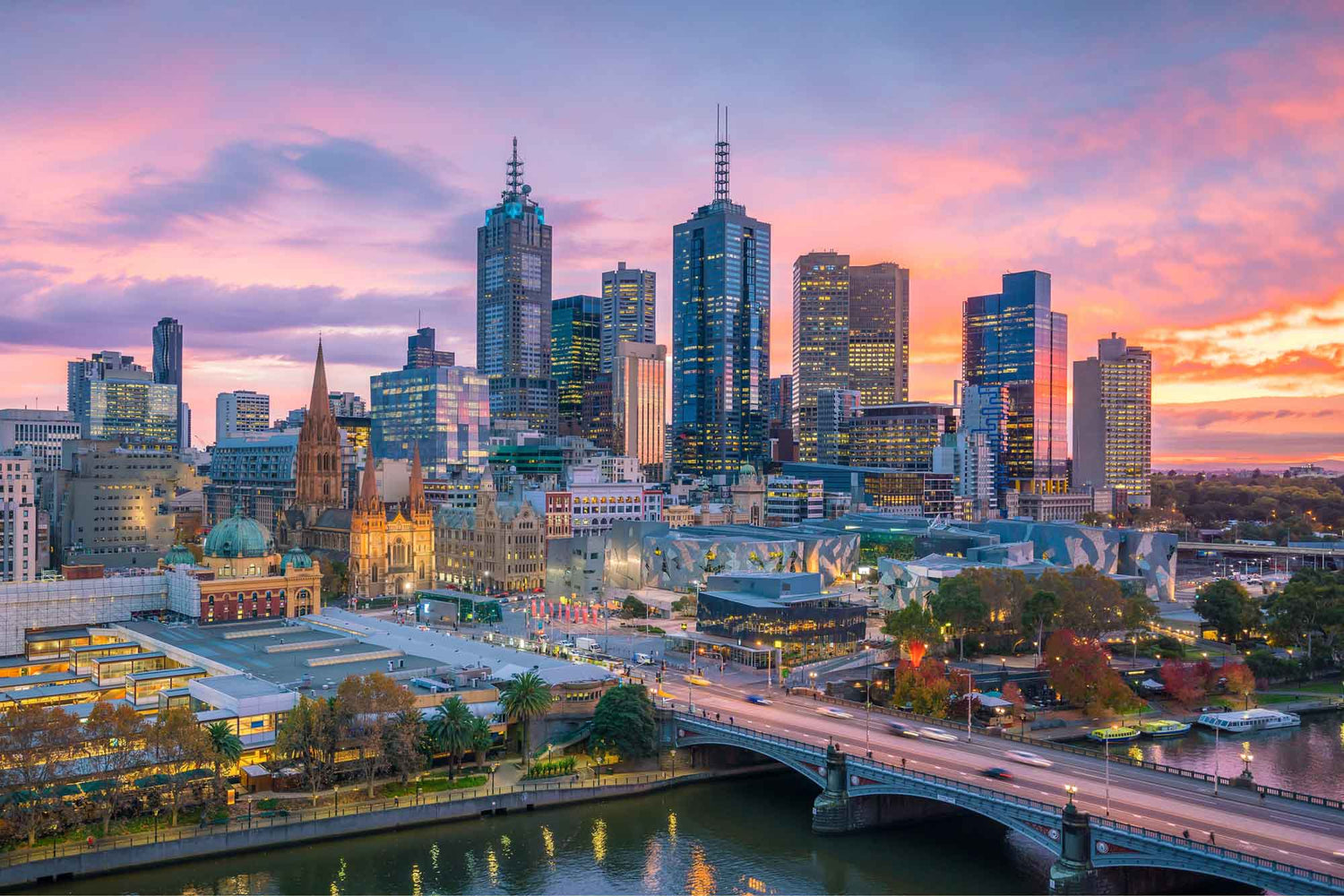 Picture of Melbourne City Skyline where Yakka Gear Australia sell Melbourne Made Sustainable planks including 2.5m, 3m, 3.6m, 4m, 5m and 6m planks. Used as access equipment on scaffolding or trestles, as hungry boards, ramps, saw horse, plastering stool, steps for stairs, side steps to a 4WD vehicle or boat trailer.